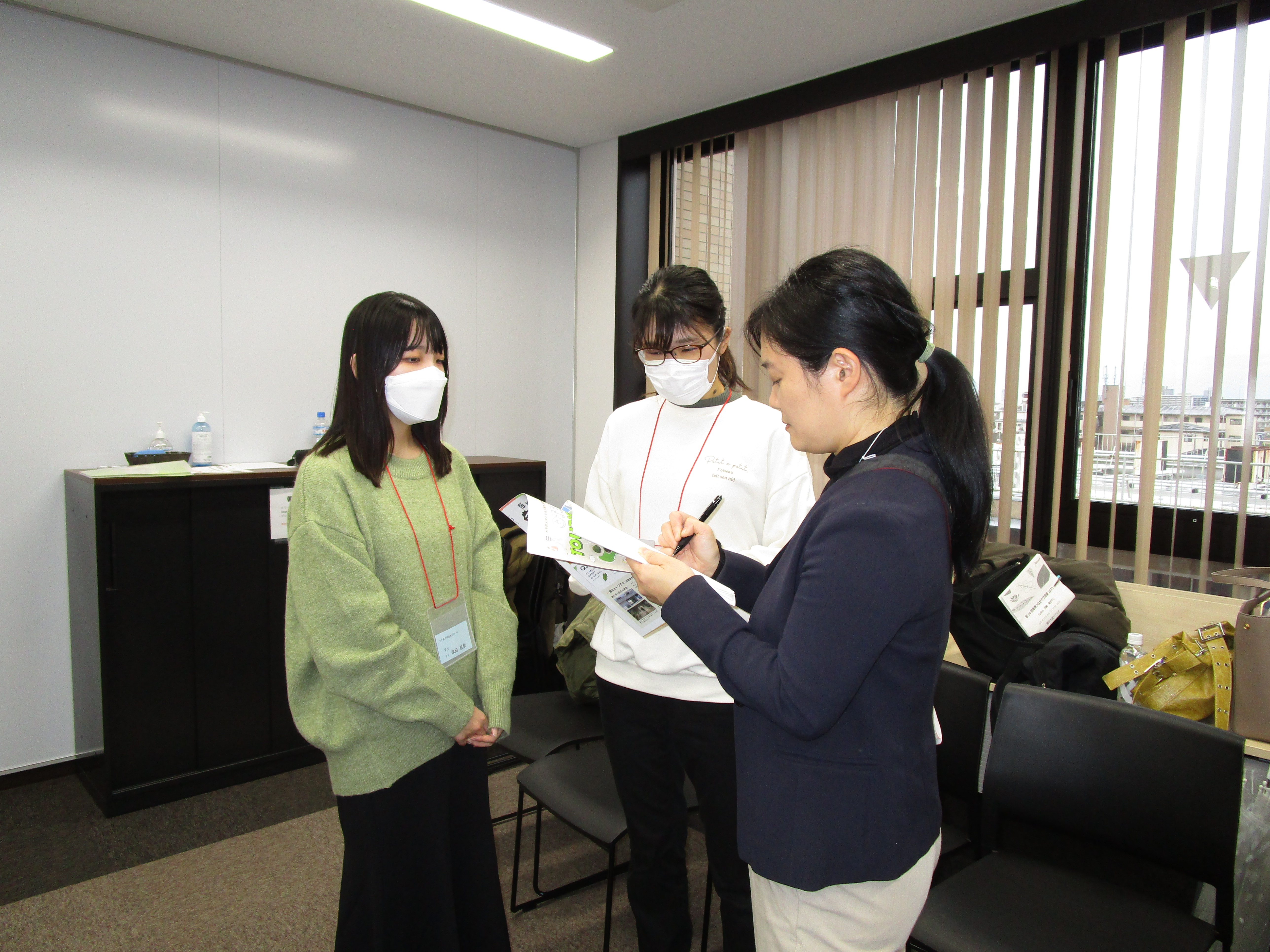 神戸新聞の取材を受けました