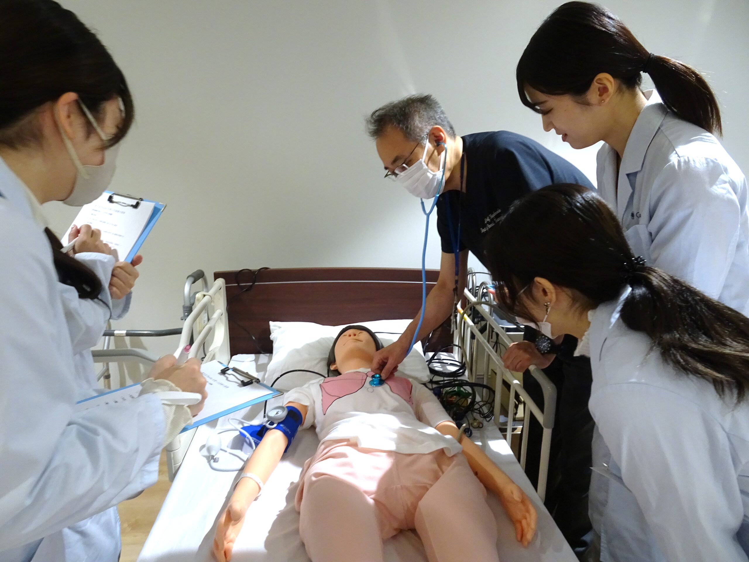 The simulator-based practical training is conducted by faculty members from Faculty of Global Nursing and Faculty of Health and Nutrition, providing practical learning.