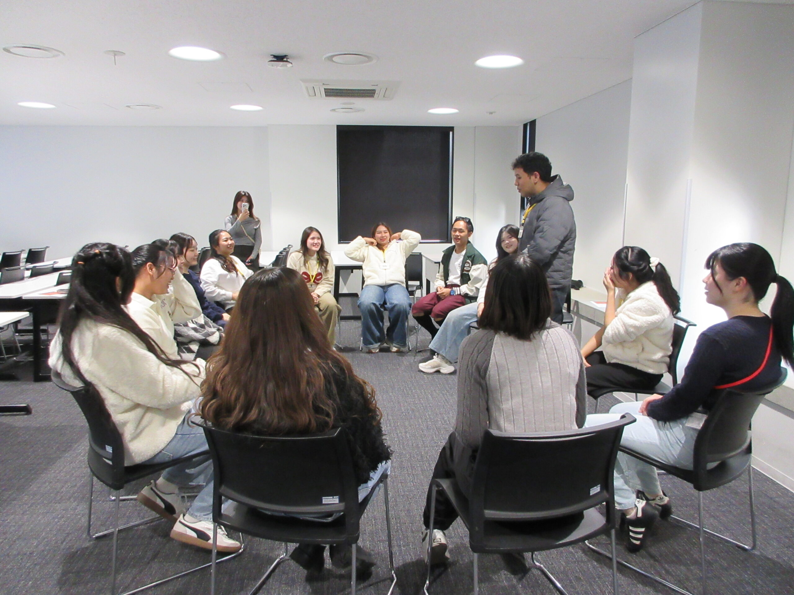 Interaction with Global Circles